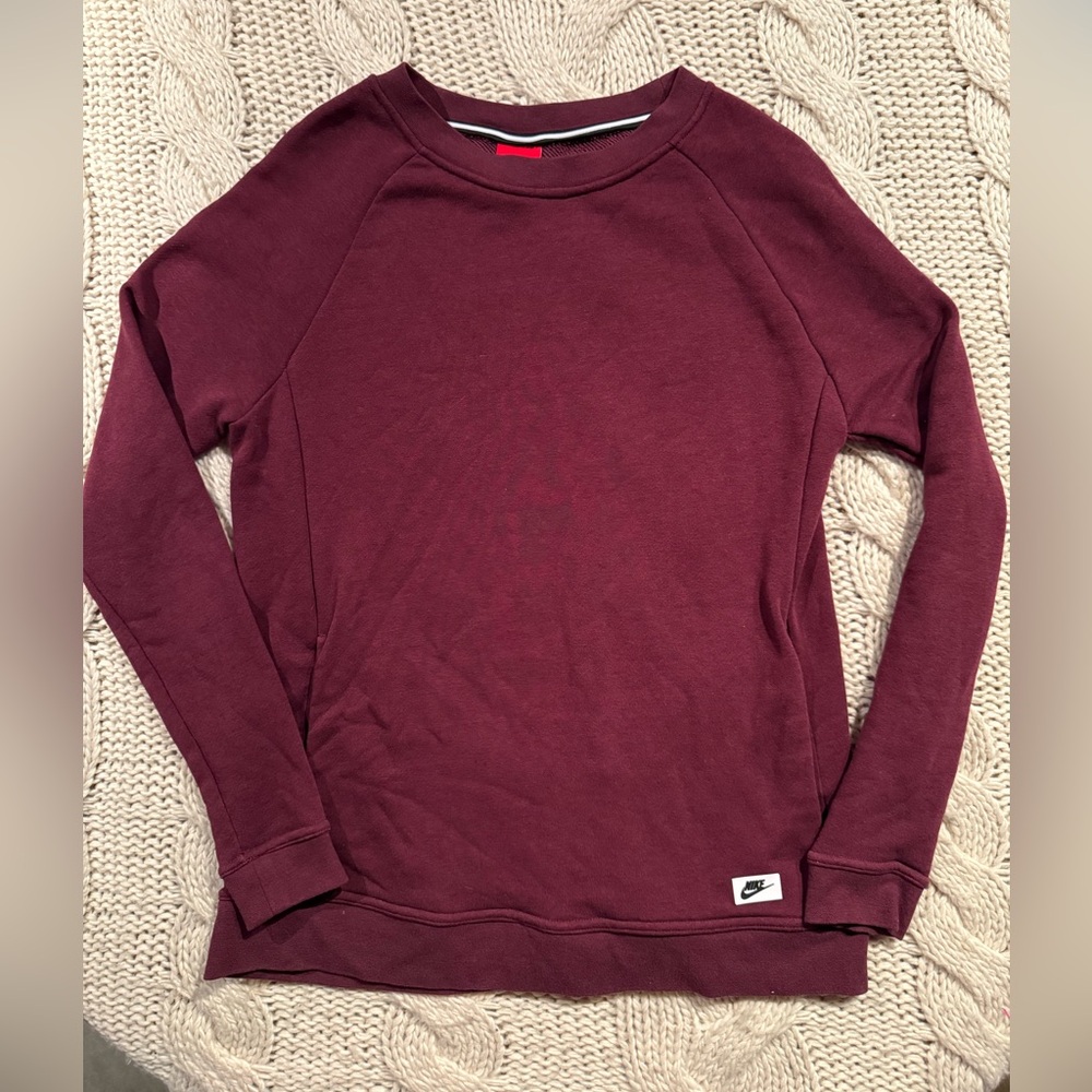 Nike women’s Maroon Long Sleeve sweatshirt